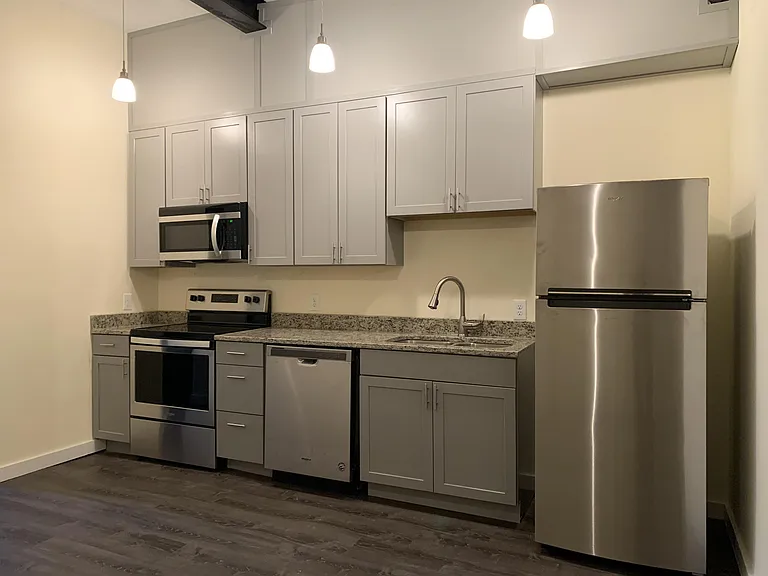 833 N Market St #202 — Photo 4
