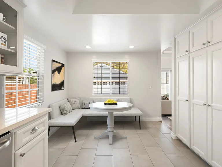 22055 Del Valle St — Photo 20