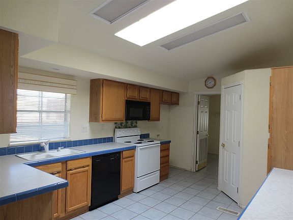 3rd image of 11779 S Sandra Ave