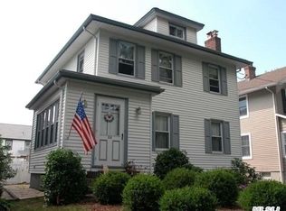 56 Bellmore St, Floral Park, NY 11001