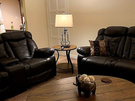 FR w/couch & loveseat