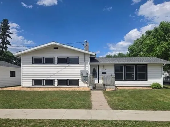 1536 10th Ave N, Moorhead, MN 56560