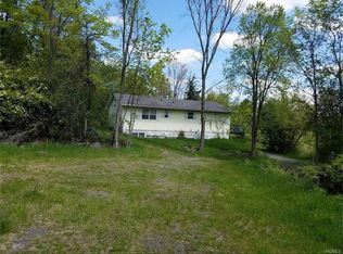 21 Cross Rd, Middletown, NY 10941