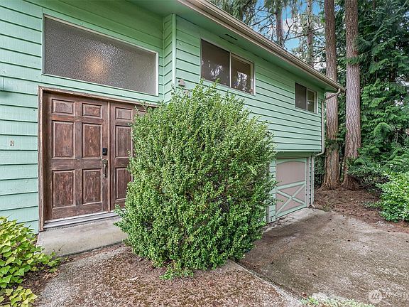4th image of 11704 92nd Avenue E