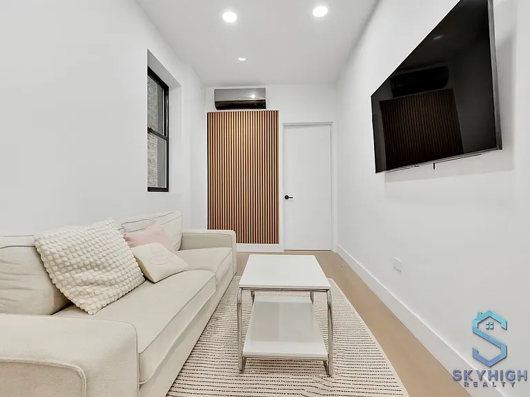 723 Knickerbocker Ave #3C — Photo 1