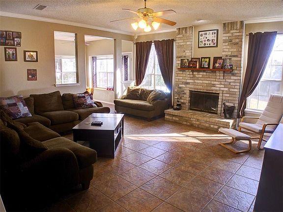 5th image of 900 Tennis Villa Dr