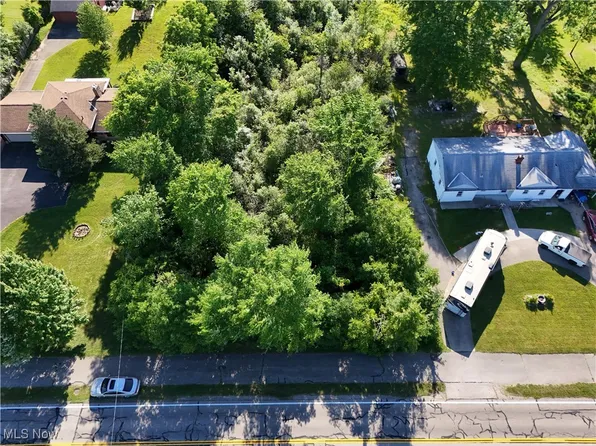 7346 Richmond Rd, Bedford, OH 44146