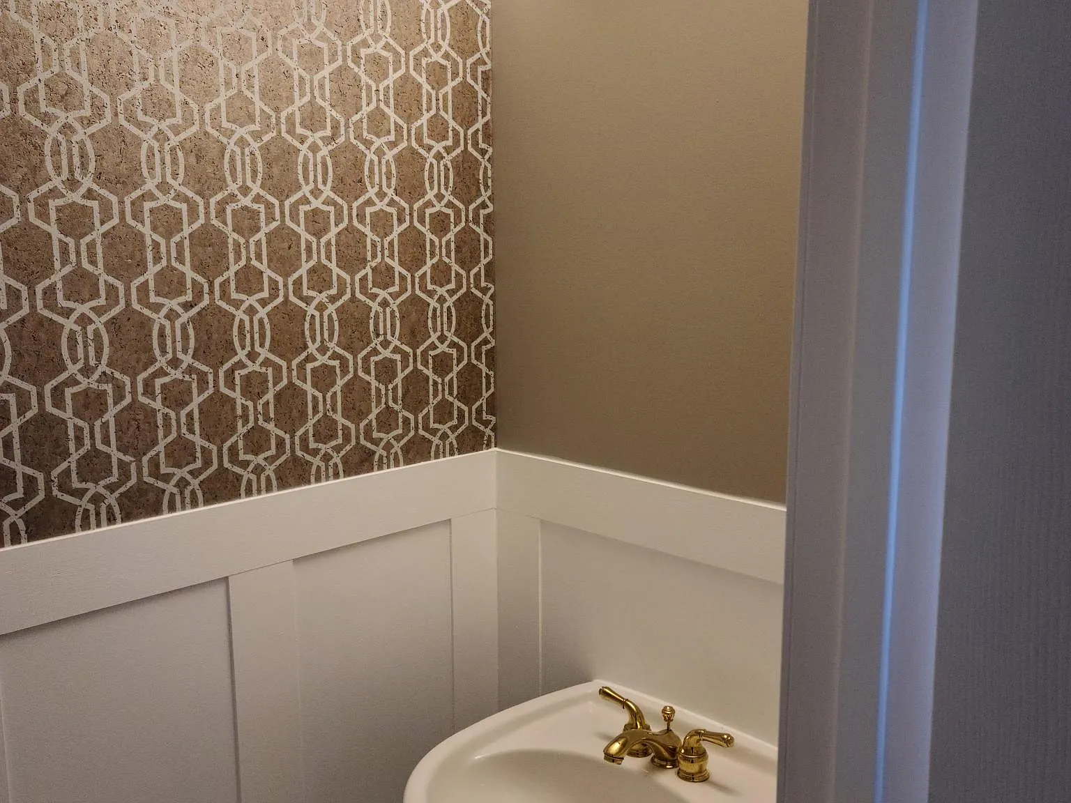4 bed, 3.5 bath, 1890 sqft, $2,995 — Photo 3