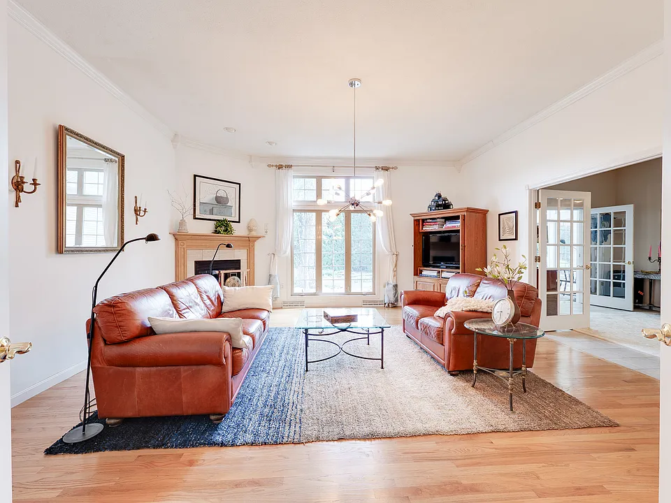 18 Bayberry Dr