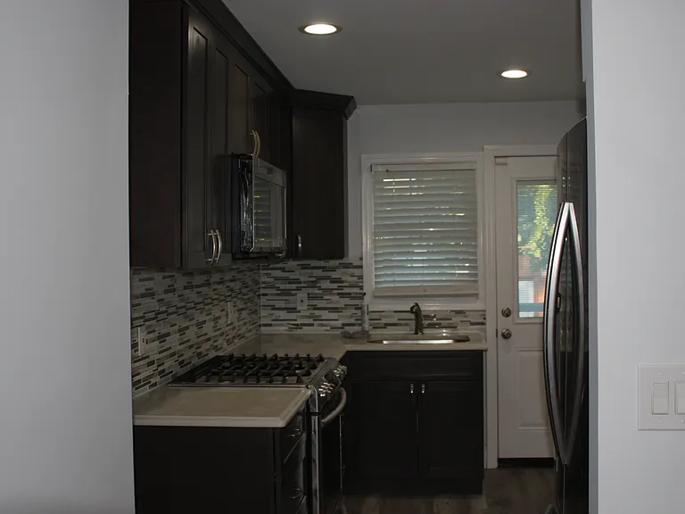 244 Lawrence St #1 — Photo 17
