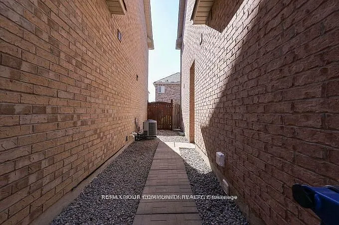Building Photo - 128 Watsonbrook Dr #LOWER