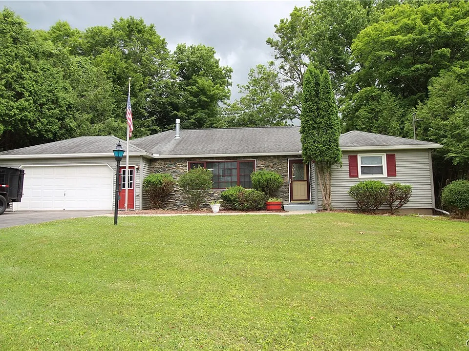 24 Forest Rd