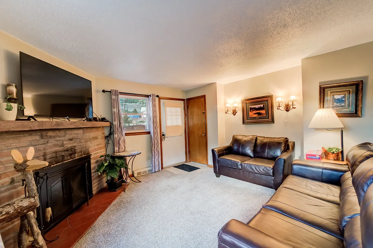 Building Photo - 9305 Chipita Park Rd #4