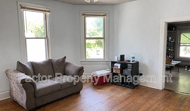 815 N 4th St — Photo 2