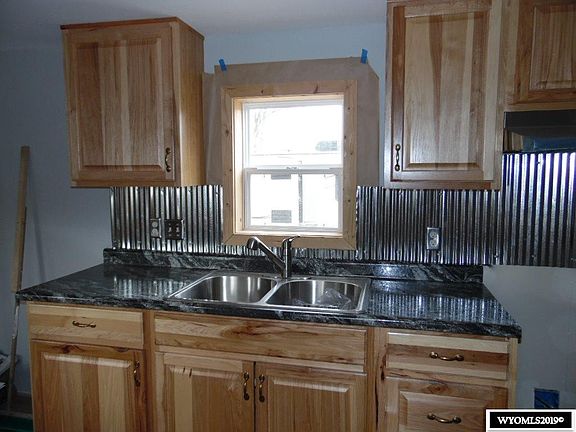 5th image of 226 N 6th St