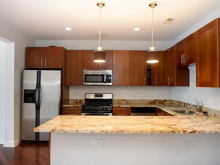 2407 N Milwaukee Ave — Photo 2