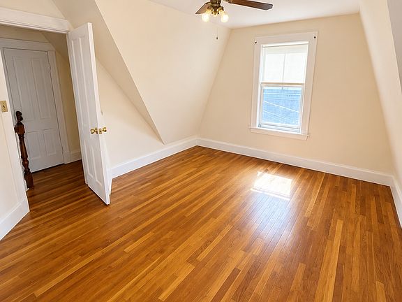 4th image of 12 Tennyson St #2