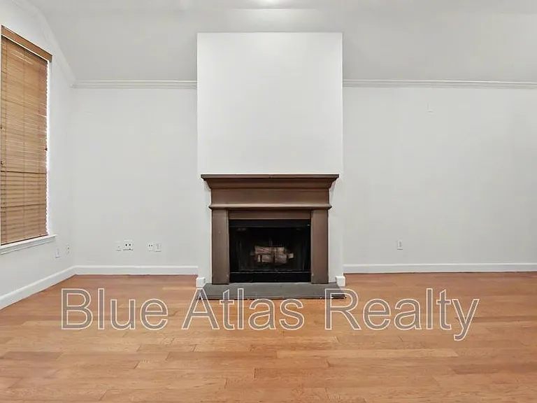 4905 Canberra Ln — Photo 3