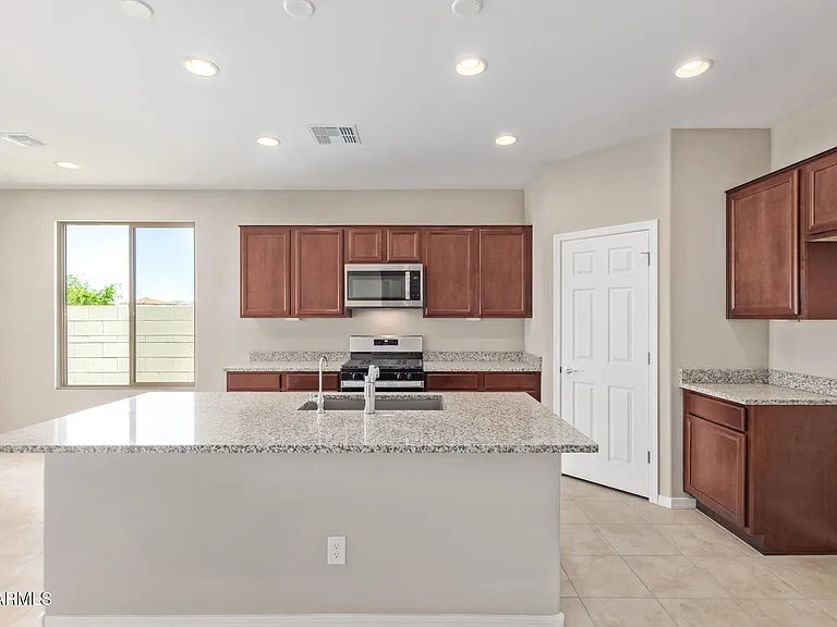 8804 W Marshall Ave — Photo 11