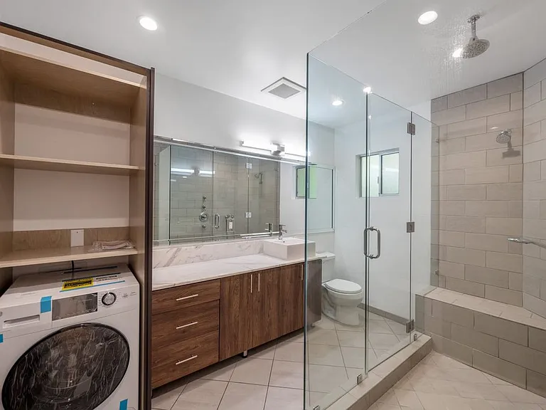 1148 N Clark St #3 — Photo 13