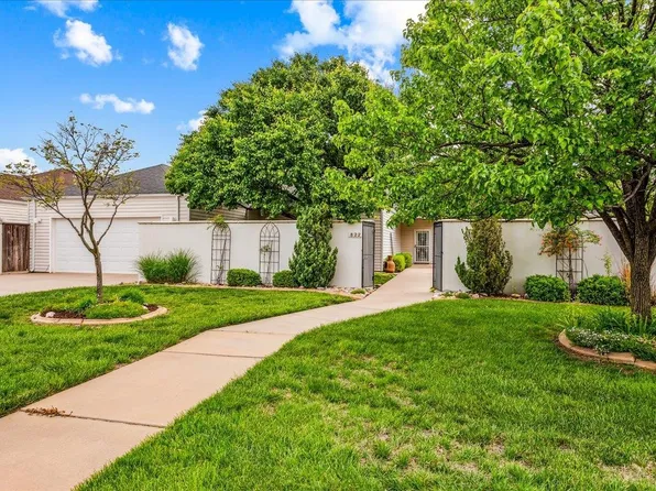 822 N Glenmoor Dr, Wichita, KS 67206