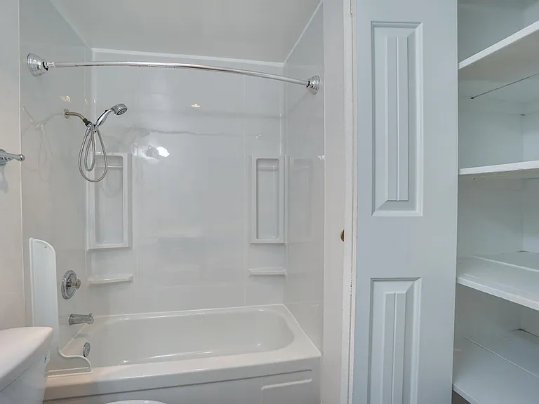 4875 SW Lombard Ave — Photo 31