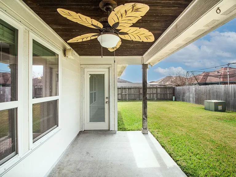 3825 Kangaroo Ct — Photo 27