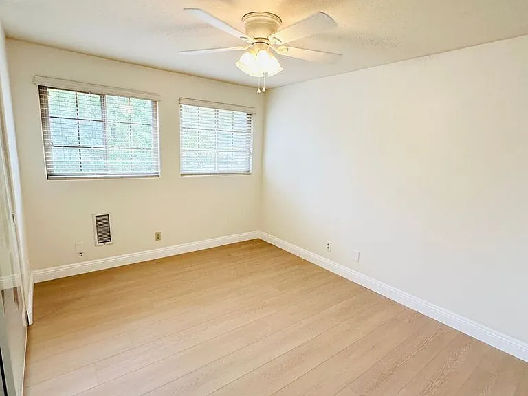 6635 Soaring Dr — Photo 40