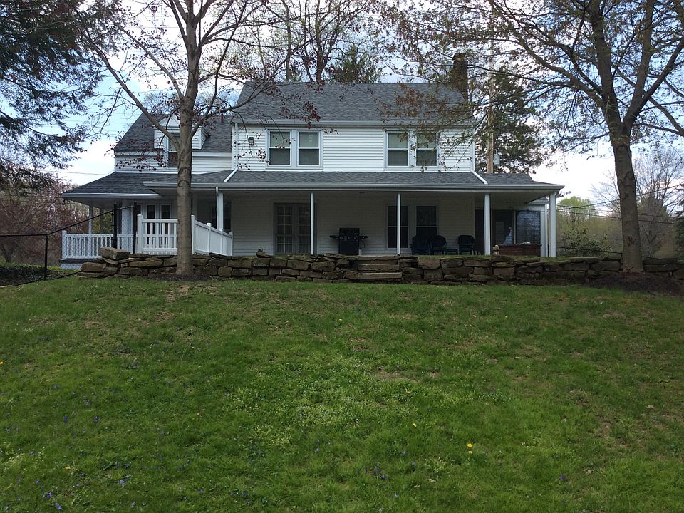 2nd image of 999 Colonial Dr