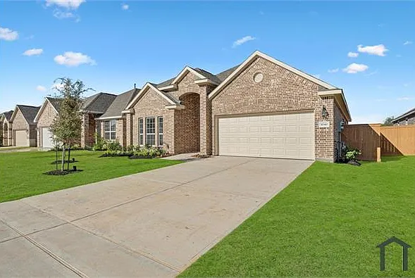 4 bed, 2000 sqft, $2,990 — Photo 3