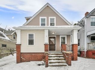 3560 W 66th St, Cleveland, OH 44102