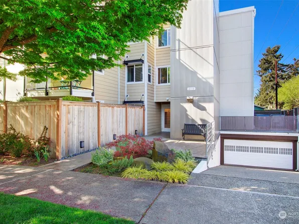 4118 SW College Street #203, Seattle, WA 98116