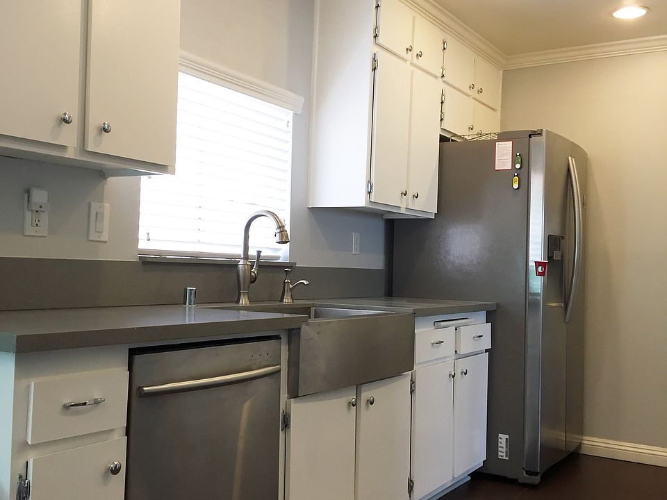1st image of 81 N Roosevelt Ave APT 5