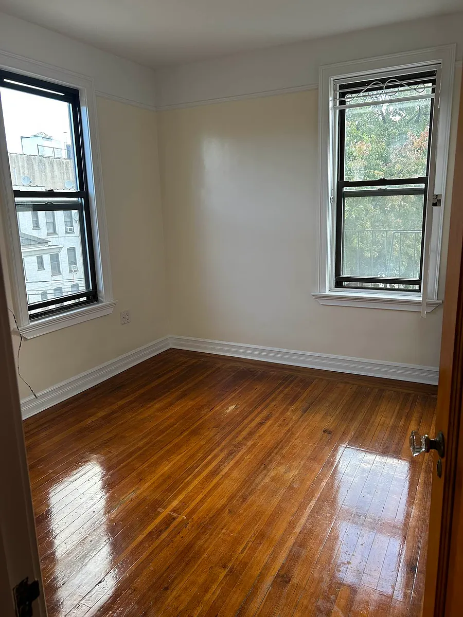 Building Photo - 32-45 46th St #3