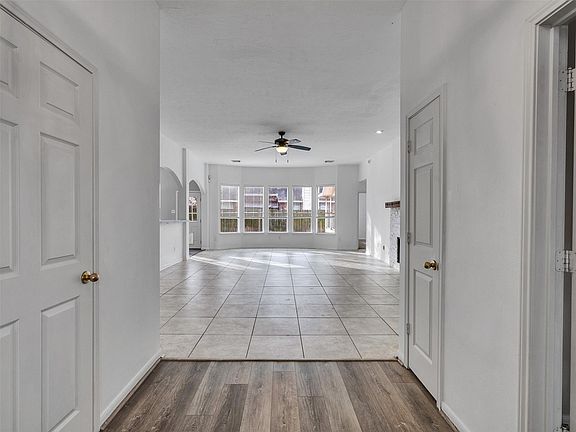 5th image of 3327 La Seine Ln