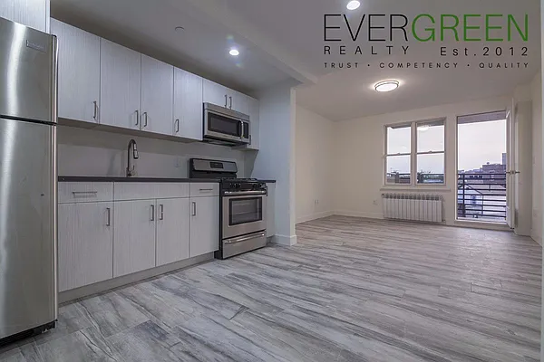 Rented by Evergreen Apartments BK | media 1