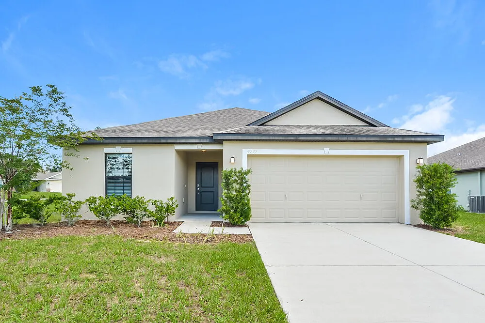 3 bed, 2.0 bath, 1362 sqft, $2,055 — Photo 1