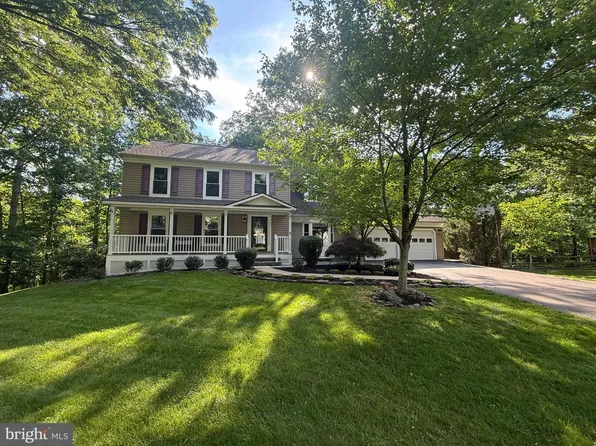 13209 Ashvale Dr, Fairfax, VA 22033