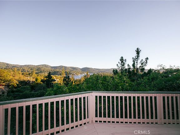 3rd image of 1239 Yosemite Dr