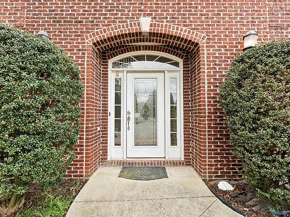 3rd image of 114 Berry Hill Dr