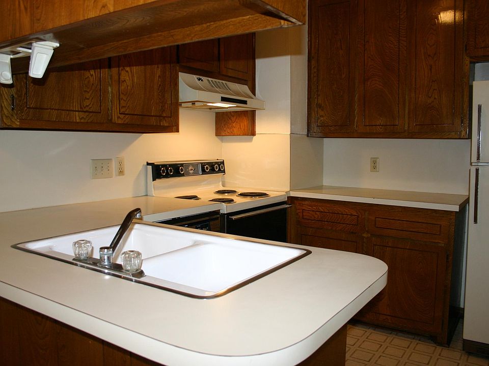 2nd image of 108 SW 20th St APT 4