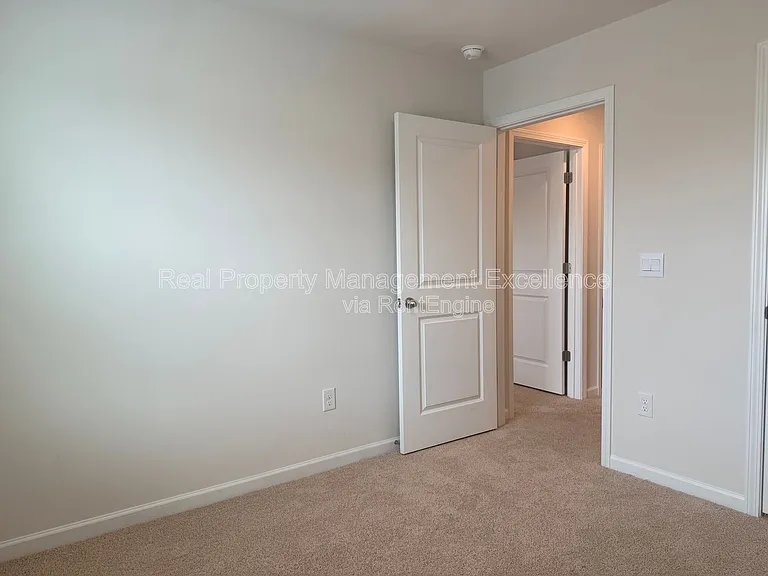 58 Sweet Meadow Rd — Photo 32