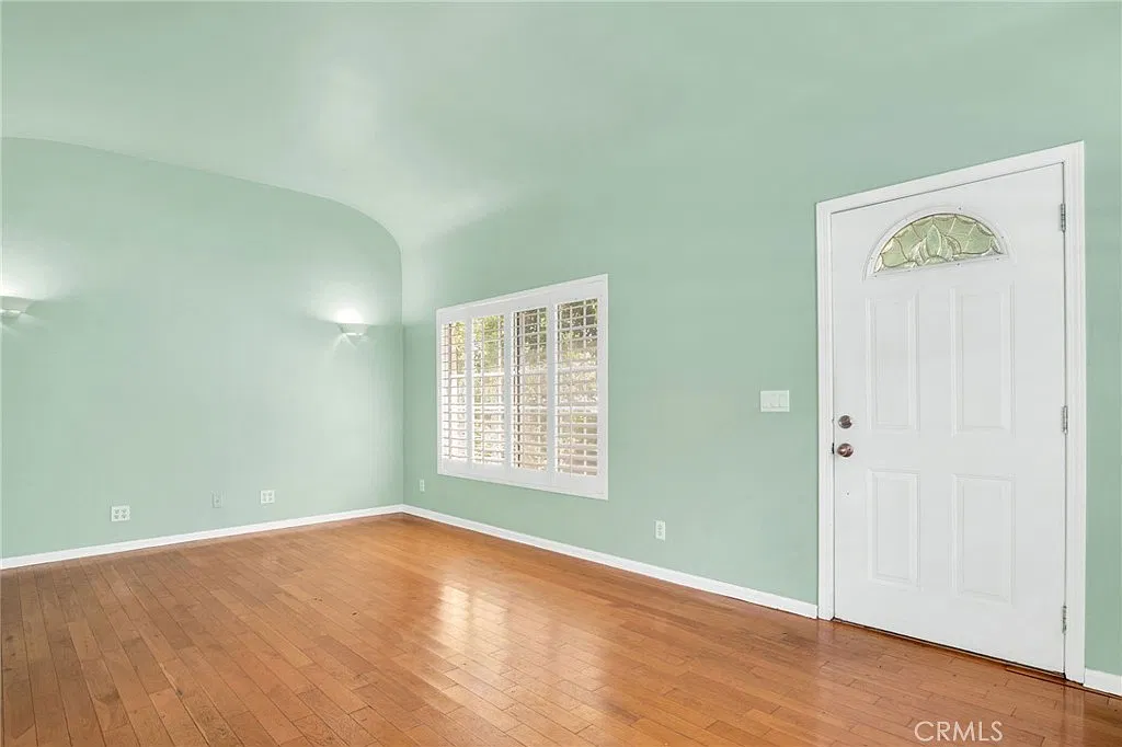 2 bed, 931 sqft, $2,600 — Photo 3