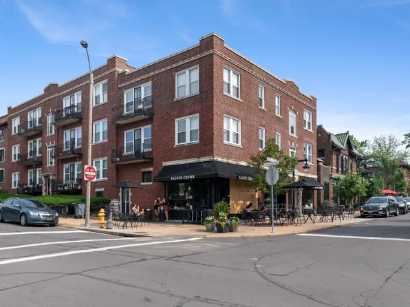 702 De Mun Ave APT F, Clayton, MO 63105