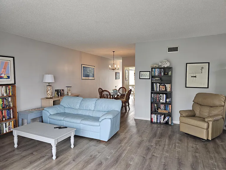 17 S Lakeside Dr #4 — Photo 12