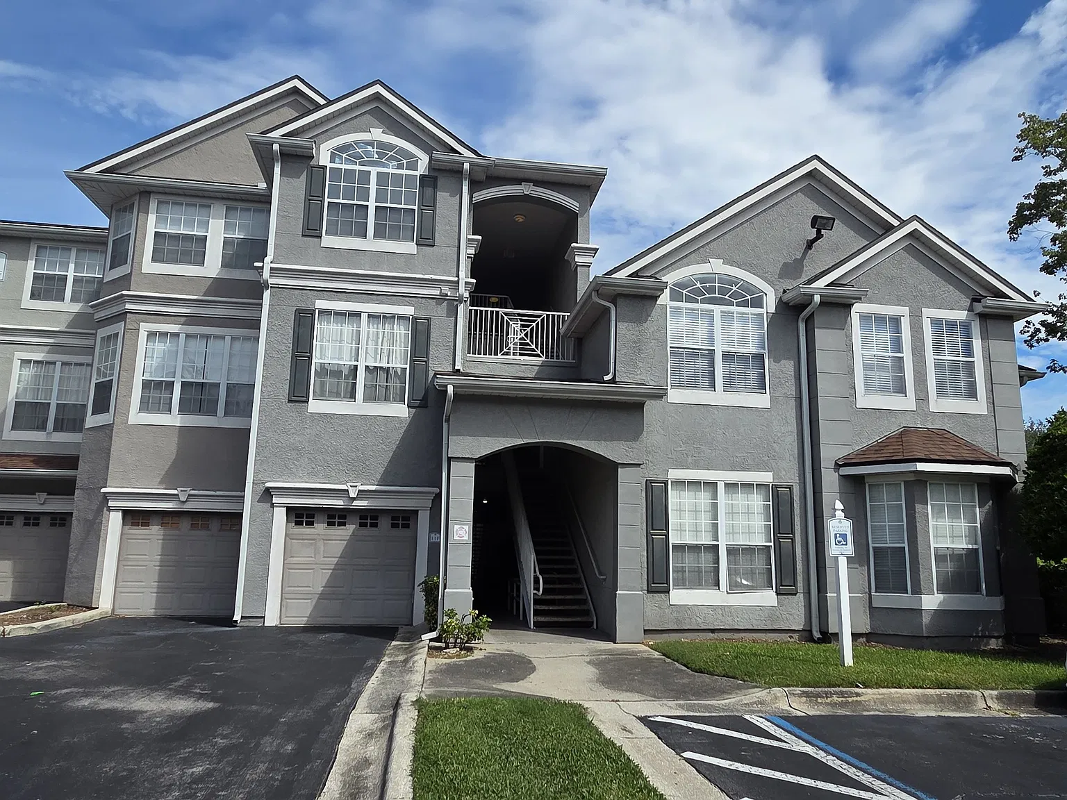 2 bed, 1129 sqft, $1,700 — Photo 1
