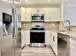 15430 SW 82nd Ln APT 633, Miami, FL 33193