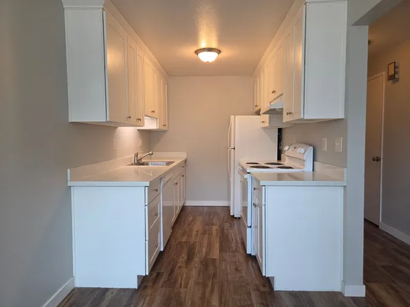 Jakarta, 615 NW 85th St #8, Seattle, WA 98117