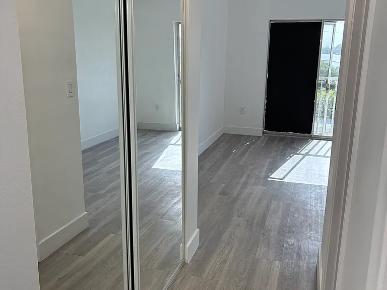 17051 NE 35th Ave #207 — Photo 5
