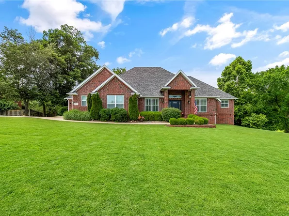 348 Whitcliff Dr, Cave Springs, AR 72718